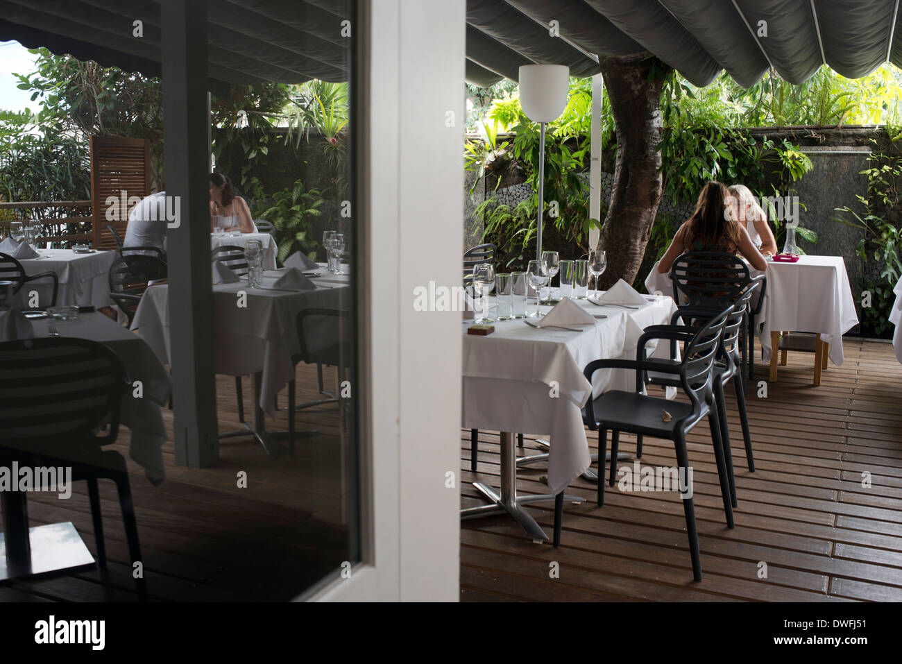 Villa angélique, offre le déjeuner, de type de cuisine 'bar'. Une carte hebdomadaire tentant et fabuleux buffet de desserts, servis sur la terrasse Banque D'Images