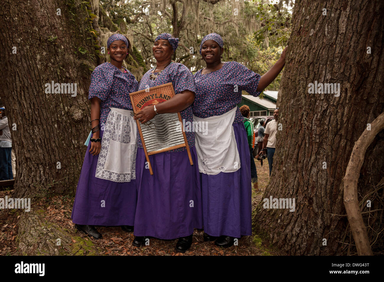 Des chanteurs folk Gullah poser durant un festival culturel à Sapelo Island, Géorgie. Une communauté Gullah historique isolé occupé par les descendants des esclaves sur une île de la mer au large de la côte de la Géorgie. Banque D'Images