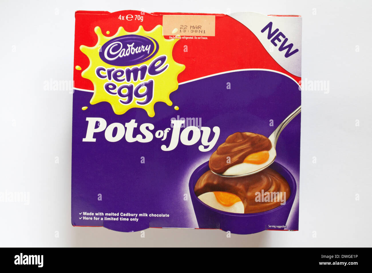 Cadbury creme egg Pots de joie isolé sur fond blanc Banque D'Images