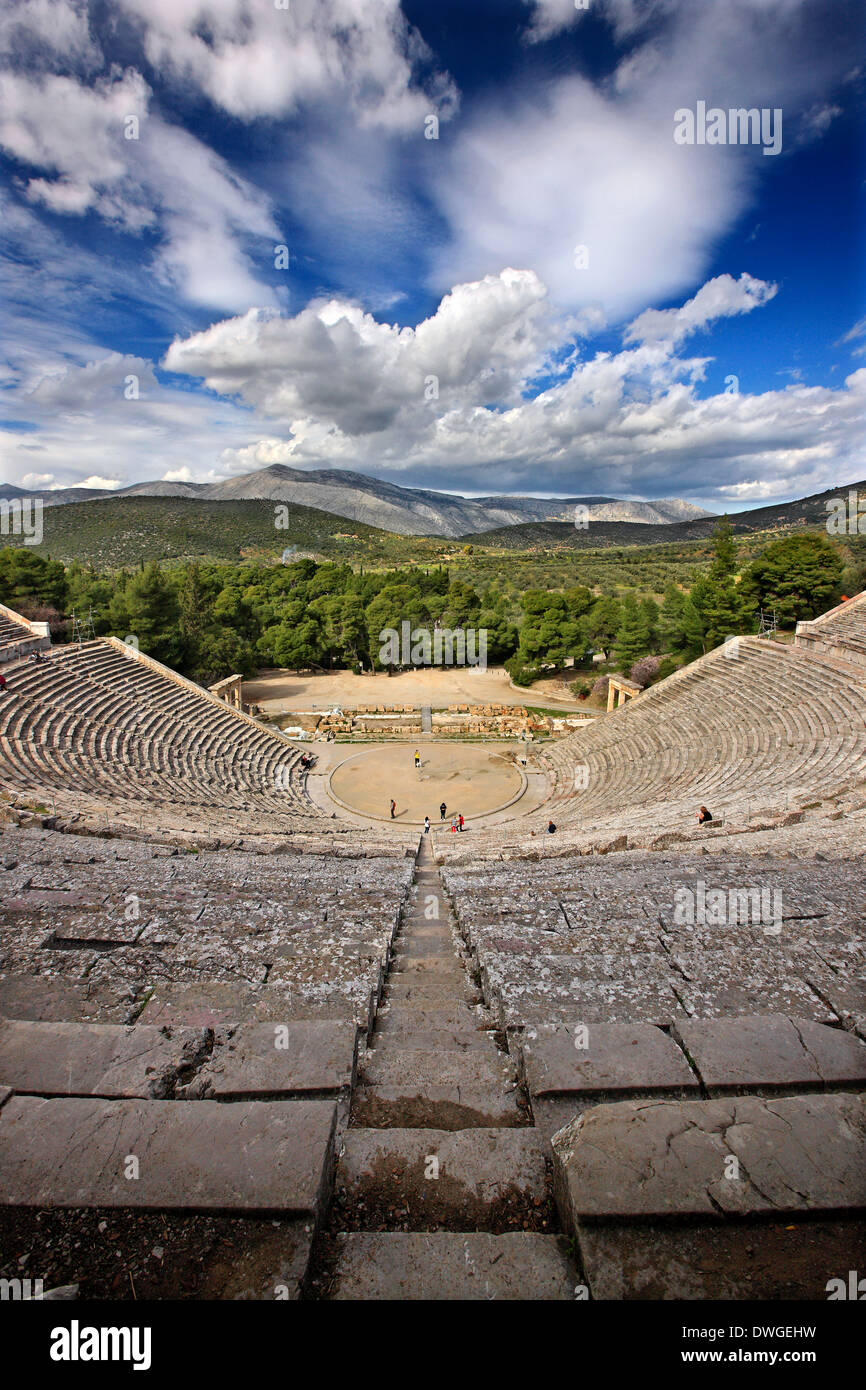 Le théâtre antique d'Épidaure (Epidaure), Argolide (Argolide), Péloponnèse, Grèce. Banque D'Images