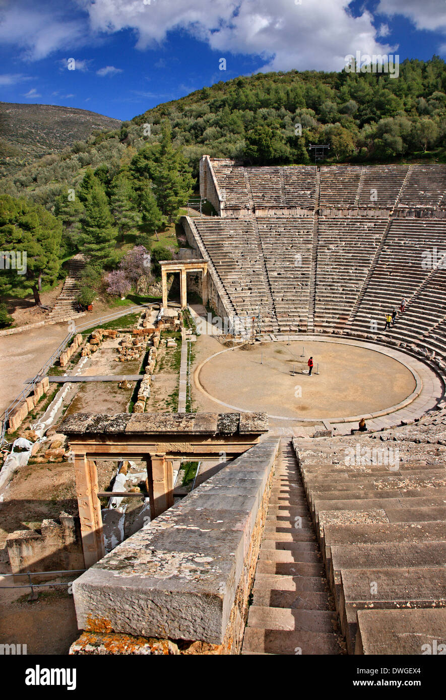 Le théâtre antique d'Épidaure (Epidaure), Argolide (Argolide), Péloponnèse, Grèce. Banque D'Images