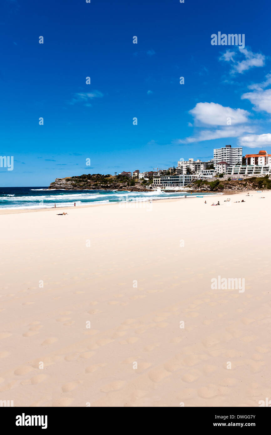 La plage de Bondi au printemps, Sydney, Australie Banque D'Images