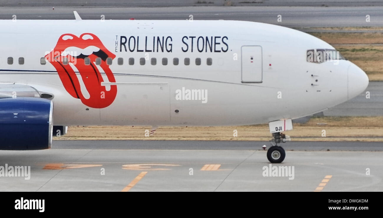 Tokyo, Japon. 8 mars 2014. Le Japon. 07Th Mar, 2014. Rolling Stones quitte le Japon, Mars 07, 2014 : Tokyo, Japon : la charte de l'avion les Rolling Stones est perçu au moment du départ sur la piste à l'Aéroport International de Tokyo à Tokyo, Japon, le 7 mars 2014. © AFLO/Alamy Live News Banque D'Images