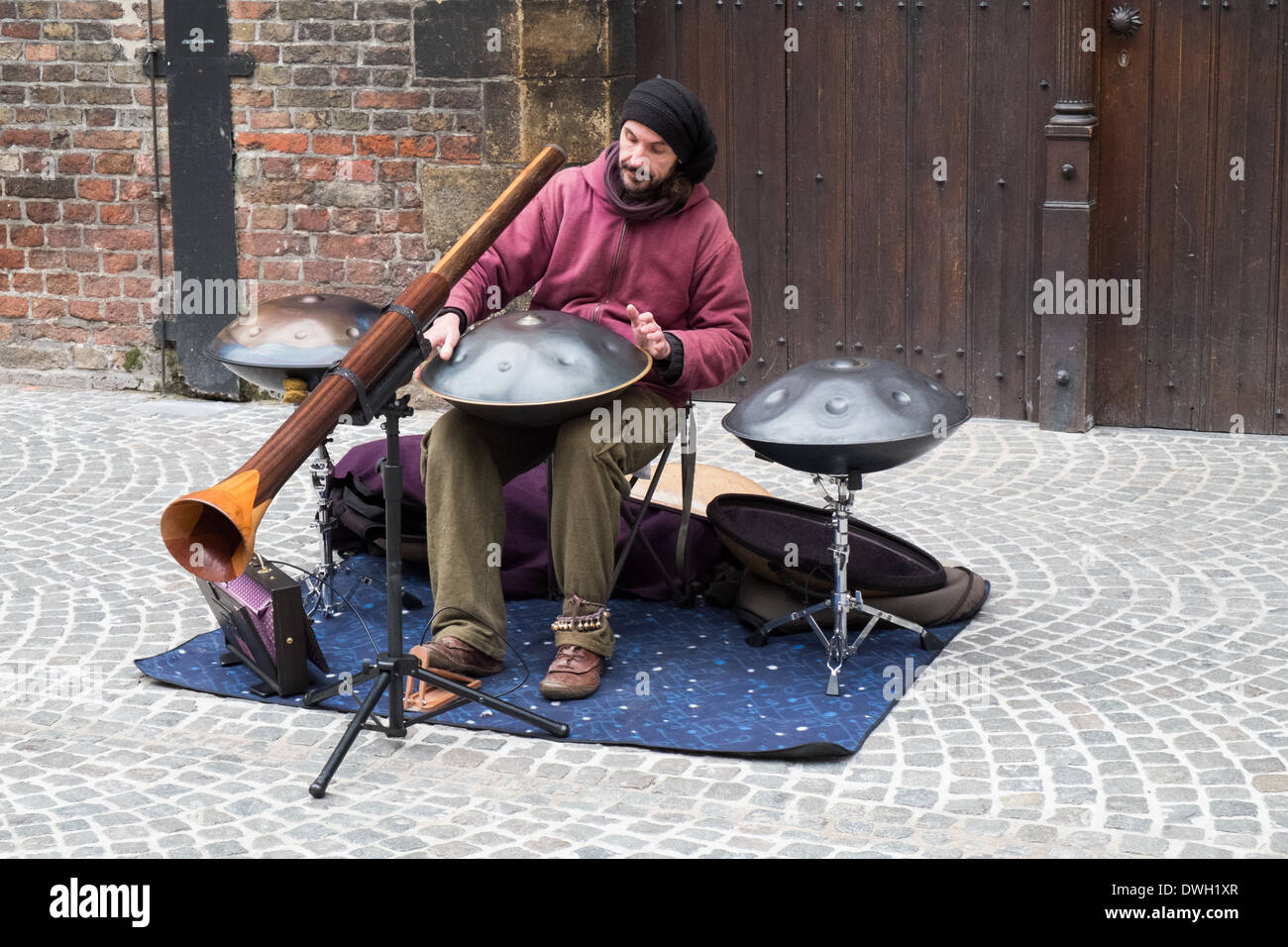 Musicien ambulant à Bruges Banque D'Images Musicien ambulant à Bruges Banque D'Images