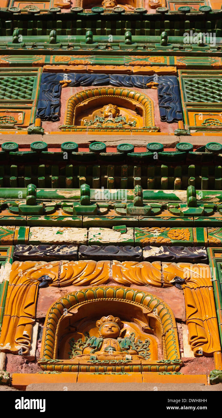 Vitrage multicolore . Putuo Zongcheng Temple . Le palais rouge . La province de Hebei, Chengde, Chine. Banque D'Images