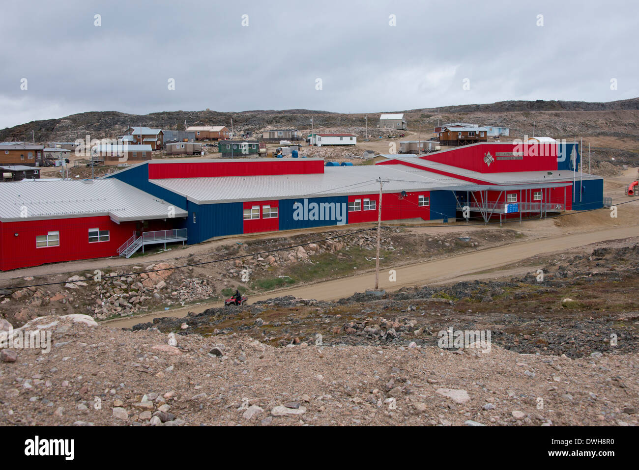 Au Canada, le Nunavut, région de Qikiqtaaluk, Cape Dorset. Capitale de l'art inuit, célèbre pour la fabrication d'impression natif et sculpture en pierre. Banque D'Images
