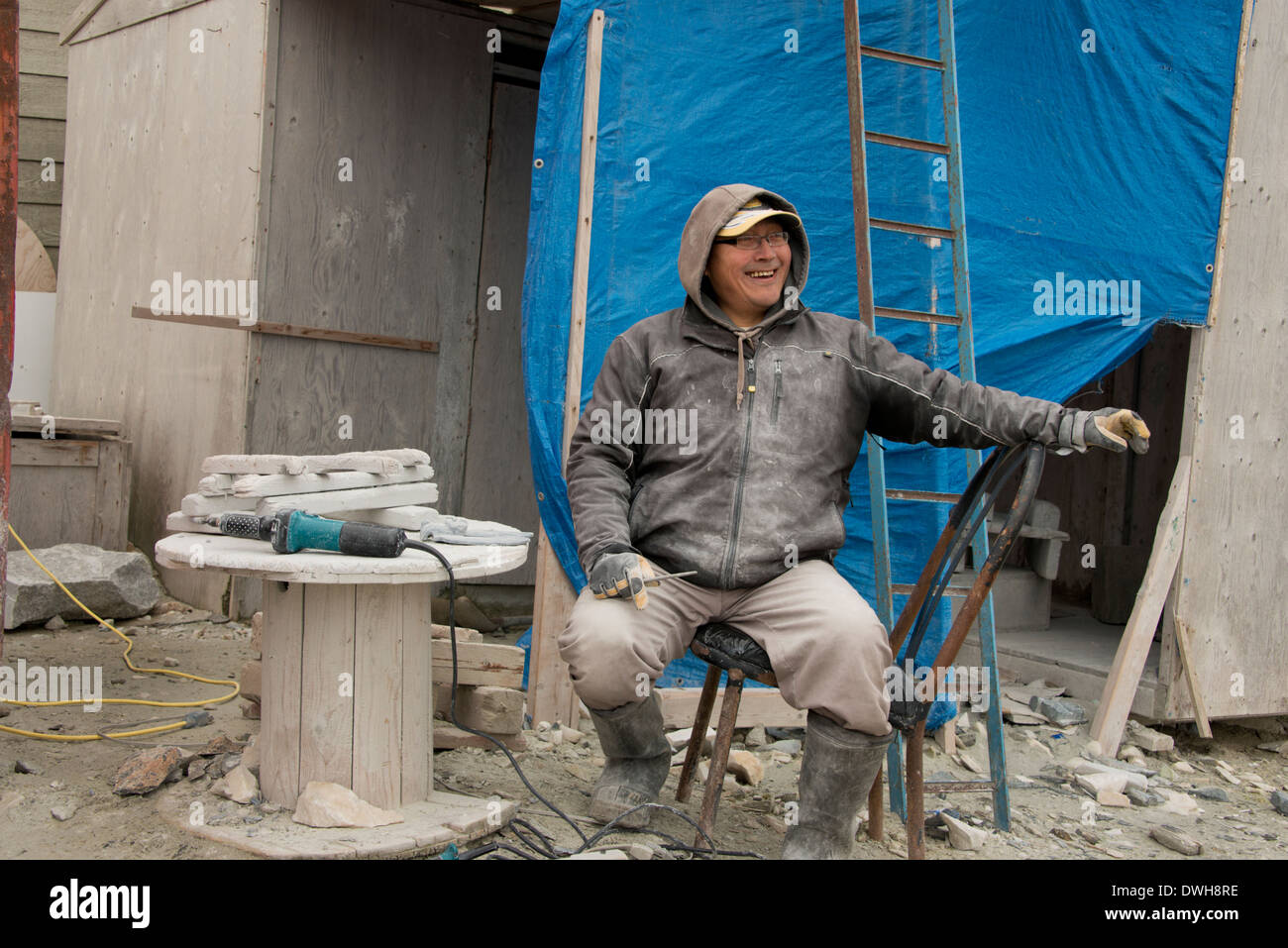 Au Canada, le Nunavut, région de Qikiqtaaluk, Cape Dorset. Capitale de l'art inuit, célèbre pour la fabrication d'impression natif et sculpture en pierre. Banque D'Images