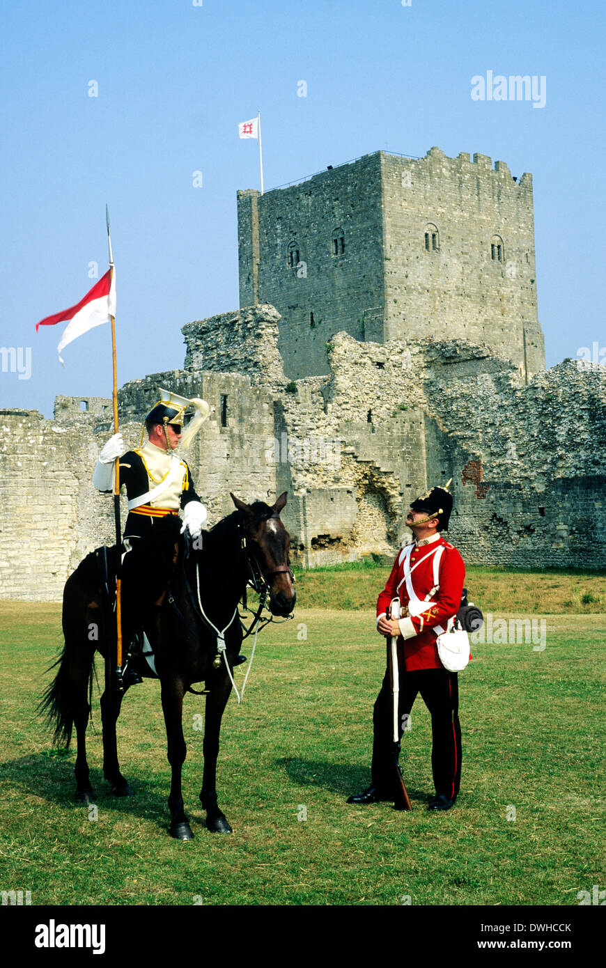 Portchester Castle, Hampshire, fin du xixe siècle, militaire britannique 17e et 57e Régiment de Lanciers Middlesex, reconstitution historique des soldats soldat cavalier cavalerie England UK Banque D'Images