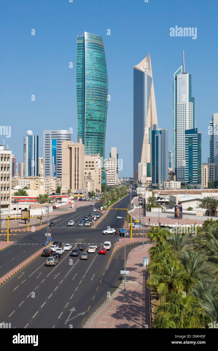 Koweït City, ville moderne et central Business district, elevated view Banque D'Images
