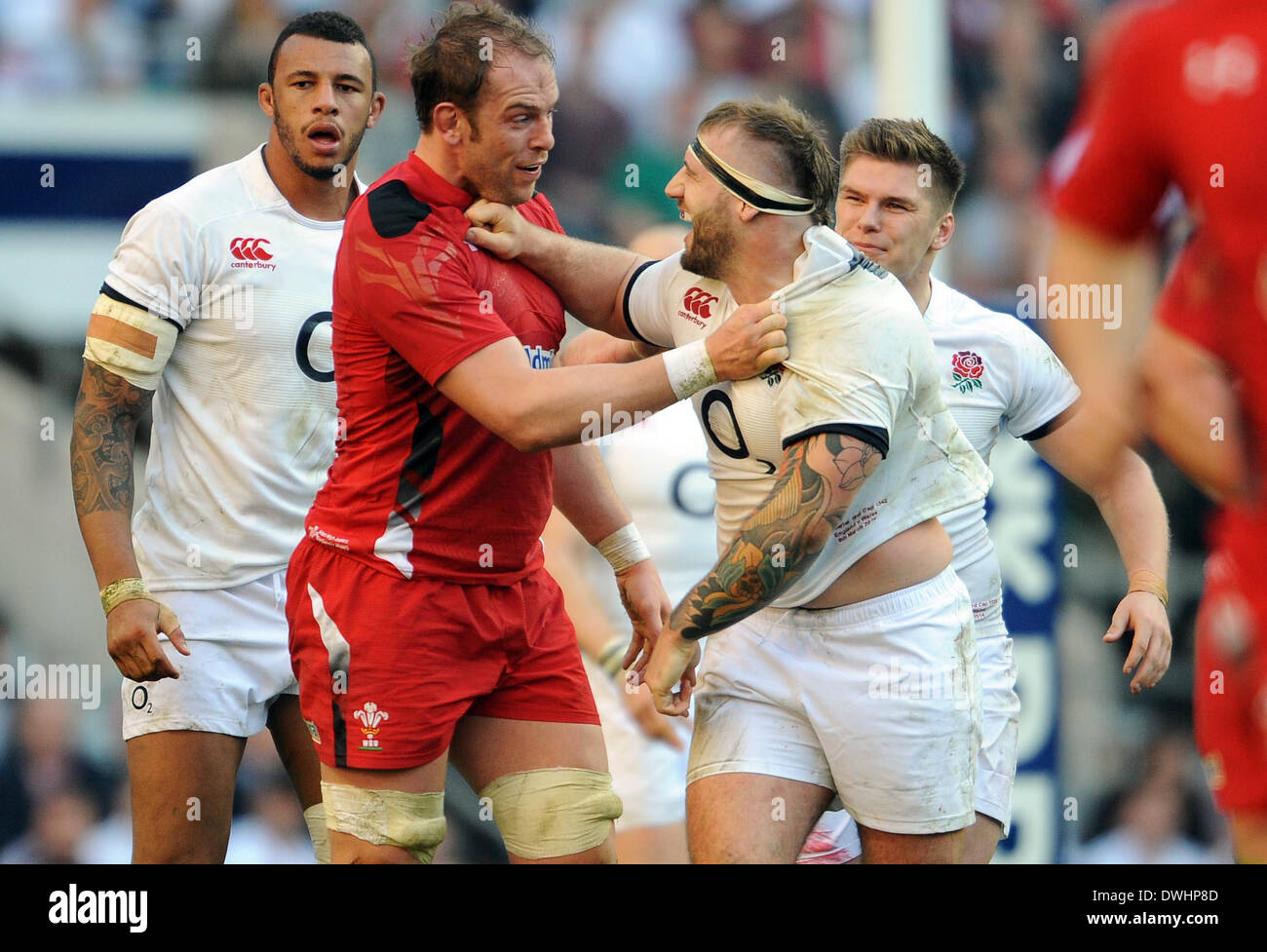 ALUN WYN JONES & JOE MARLER ANGLETERRE RU RU V Pays de Galles Londres TWICKENHAM ANGLETERRE 09 Mars 2014 Banque D'Images
