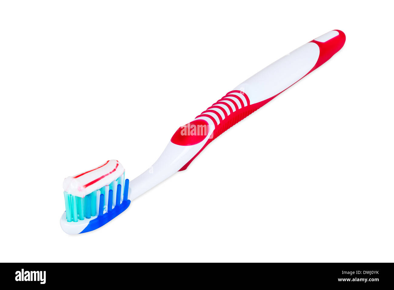 Brosse à dents avec du dentifrice isolé sur fond blanc avec clipping path Banque D'Images