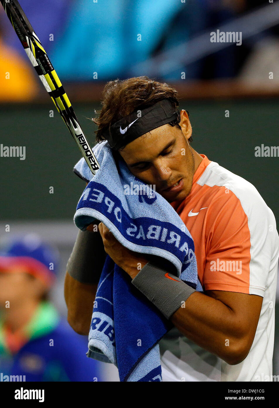 Indian Wells, en Californie, USA. Mars 08, 2014 : Rafael Nadal de l'Espagne en action contre Radek Stepanek de la République tchèque lors de la BNP Paribas Open à Indian Wells Tennis Garden à Indian Wells CA./Alamy Live News Banque D'Images