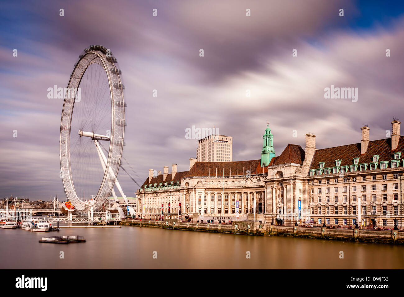 County Hall et l'EDF Energy London Eye, Londres, Angleterre Banque D'Images