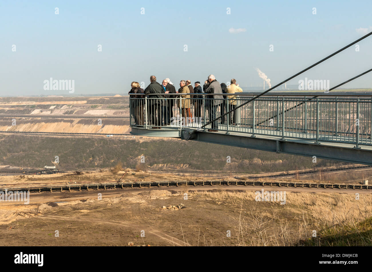 La plate-forme d'observation Skywalk à Garzweiler II mine de lignite près de Cologne,Allemagne NRW. Banque D'Images