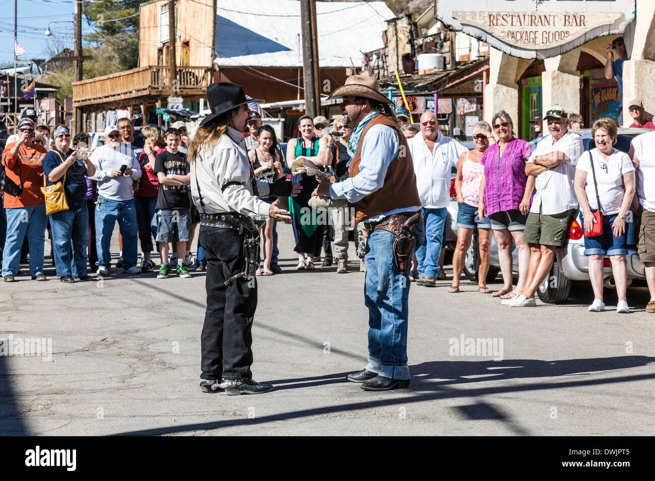 Une fusillade sur le point de commencer en destination touristique et ville de Cowboy à Oatman Arizona;USA;Nord;sur la Route 66 Banque D'Images