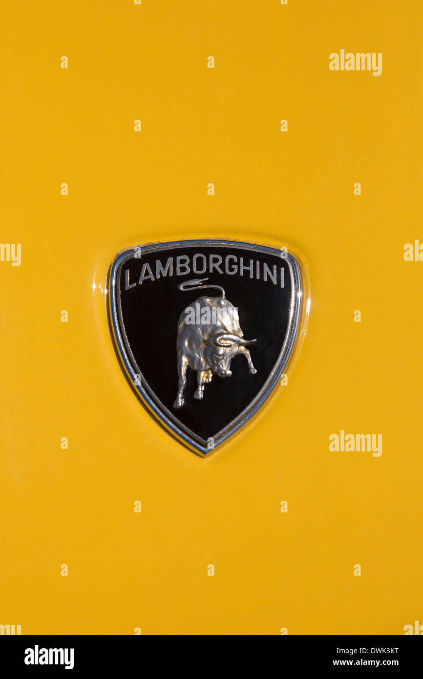 Badge sur une voiture de sport Lamborghini Banque D'Images