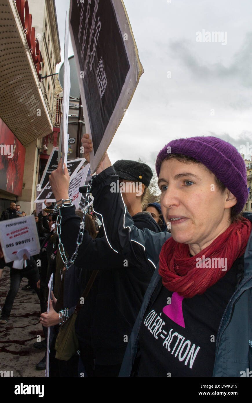Paris, France, Groupe de militants européens, Act Up Paris, pour protester contre "ou-lin Rouge' Theatre, à l'encontre de l'intérieur Réunion Anti-Prostitution, étant détenu par les groupes féministes traditionaliste Banque D'Images