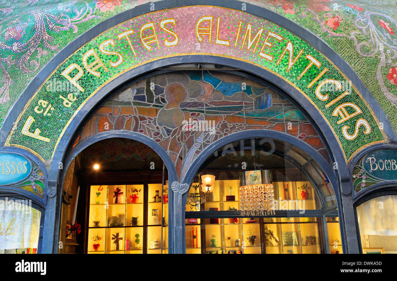 Façade de mosaïque antique shop à Barcelone, Espagne Banque D'Images