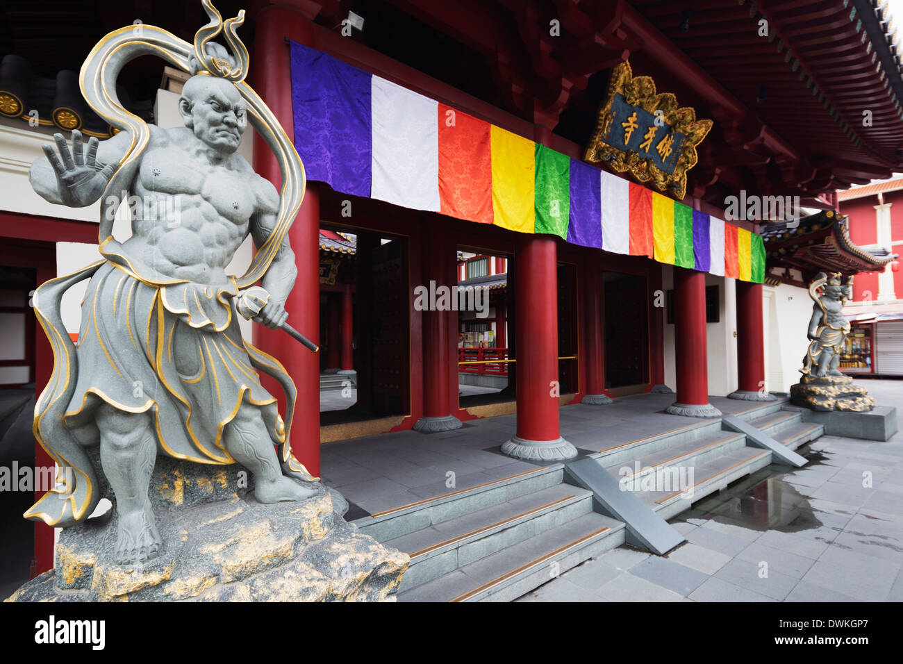 Guardian statue, Buddha Tooth Relic Temple, Singapour, en Asie du Sud-Est, l'Asie Banque D'Images