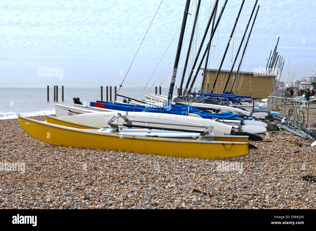Bateaux à voile sur la plage de Brighton Banque D'Images