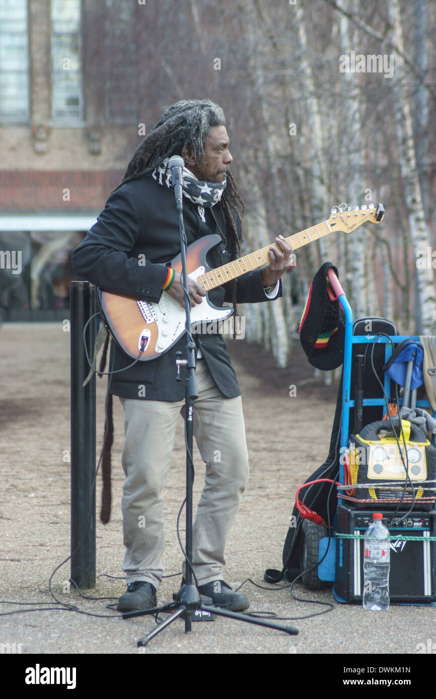 Busker reggae reggae Londres Londres musicien guitariste street Banque D'Images