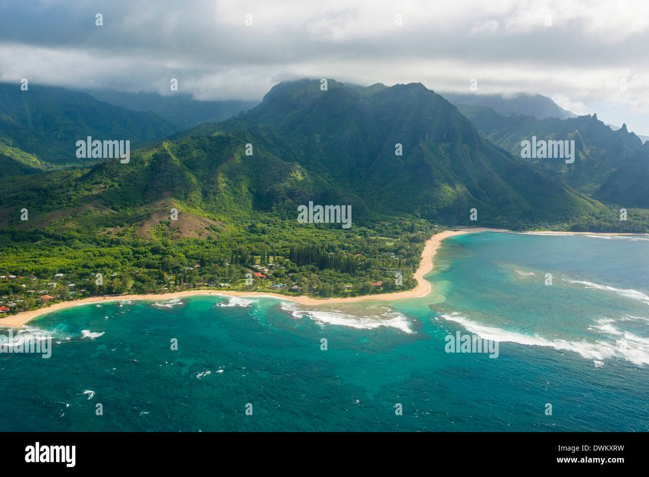 Vue aérienne de la côte nord de l'île de Kauai, Hawaii, États-Unis d'Amérique, du Pacifique Banque D'Images