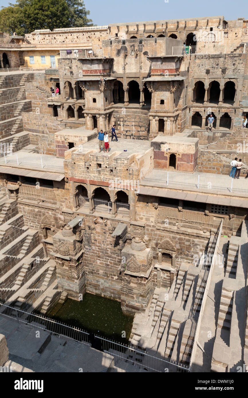 Chand Baori Abhaneri étape bien, Village, Rajasthan, Inde. Construit 800-900A.D. Banque D'Images