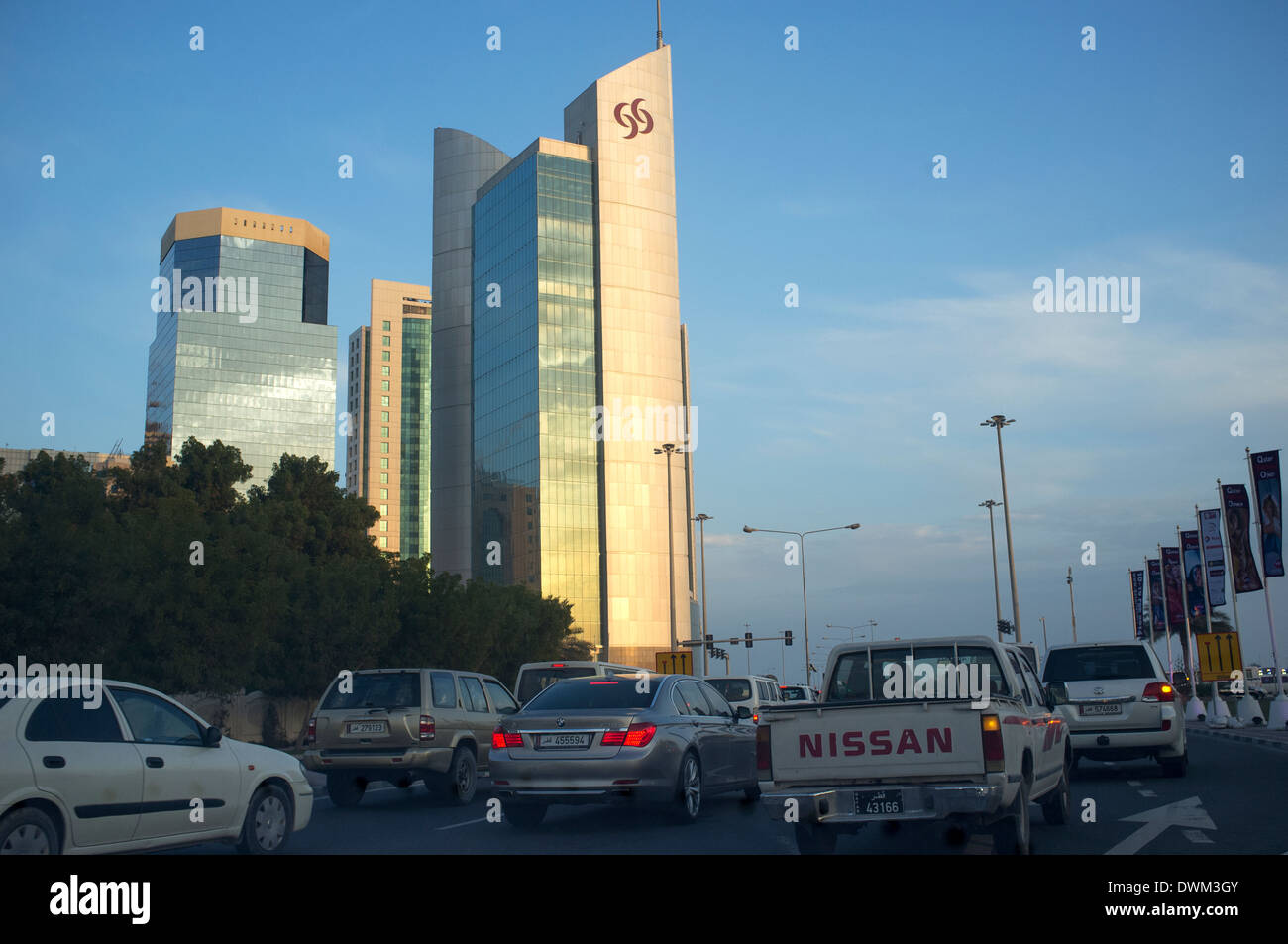 Trafic tôt le matin, West Bay, Doha, Qatar Banque D'Images