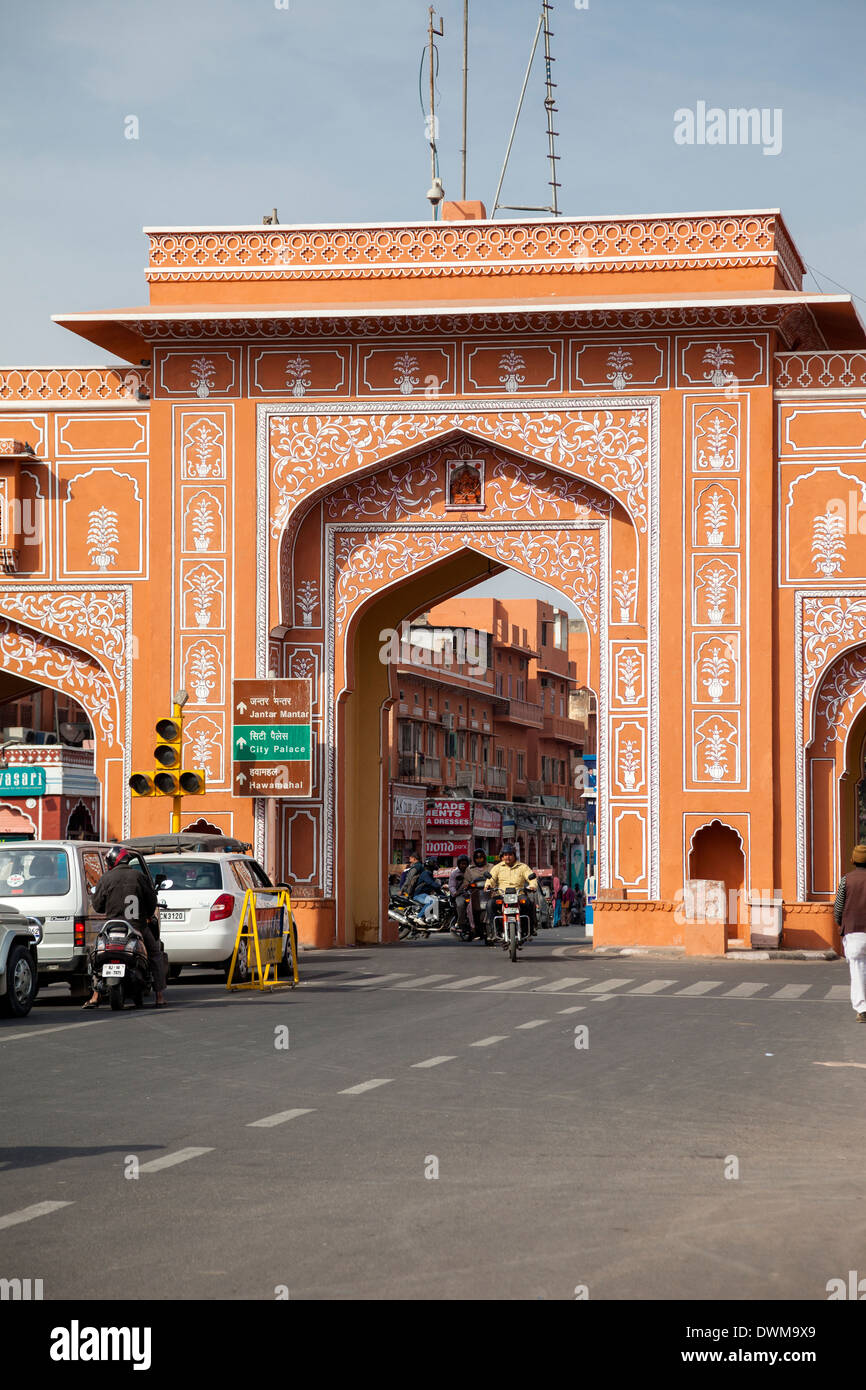 Jaipur, Rajasthan, Inde. Porte d'entrée à la Ville Rose. Banque D'Images