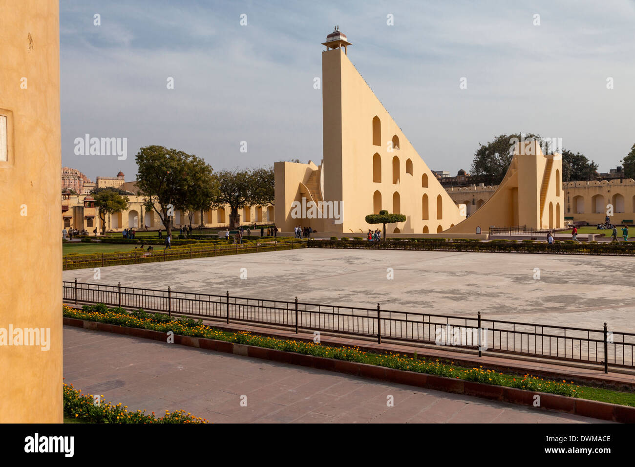 Jaipur, Rajasthan, Inde. Jantar Mantar, un 18e siècle Site pour les observations astronomiques, maintenant un site du patrimoine mondial. Banque D'Images