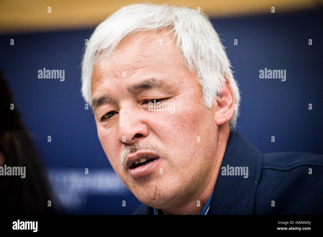 Strasbourg, France. Mar 11, 2014. Naoto Matsumura, agriculteur japonais, le dernier homme vivant à l'intérieur de la zone rouge de Fukushima, une zone hautement radioactifs, rayon de 20 km de l'accidentée de Fukushima Dai Ichi Nuclear Power Plant tient conférence de presse Fukushima, 3 ans après au siège du Parlement européen à Strasbourg, en France, le Crédit photo : dpa 11.03.2014 alliance/Alamy Live News Banque D'Images