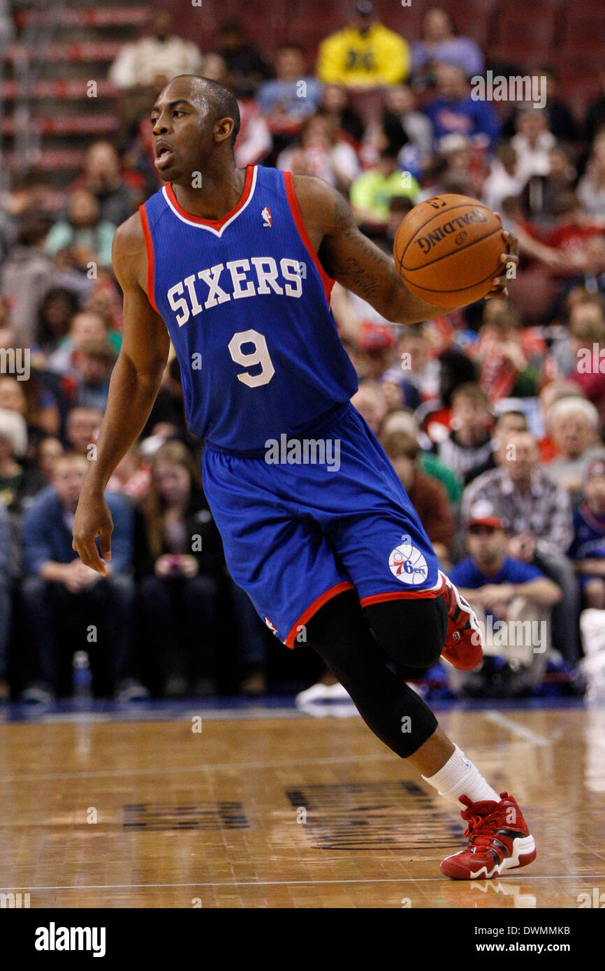 8 mars 2014 : Philadelphia 76ers shooting guard James Anderson (9) en action au cours de la NBA match entre les Utah Jazz et les Philadelphia 76ers au Wells Fargo Center de Philadelphie, Pennsylvanie. Le Jazz a gagné 104-92. Christopher (Szagola/Cal Sport Media) Banque D'Images