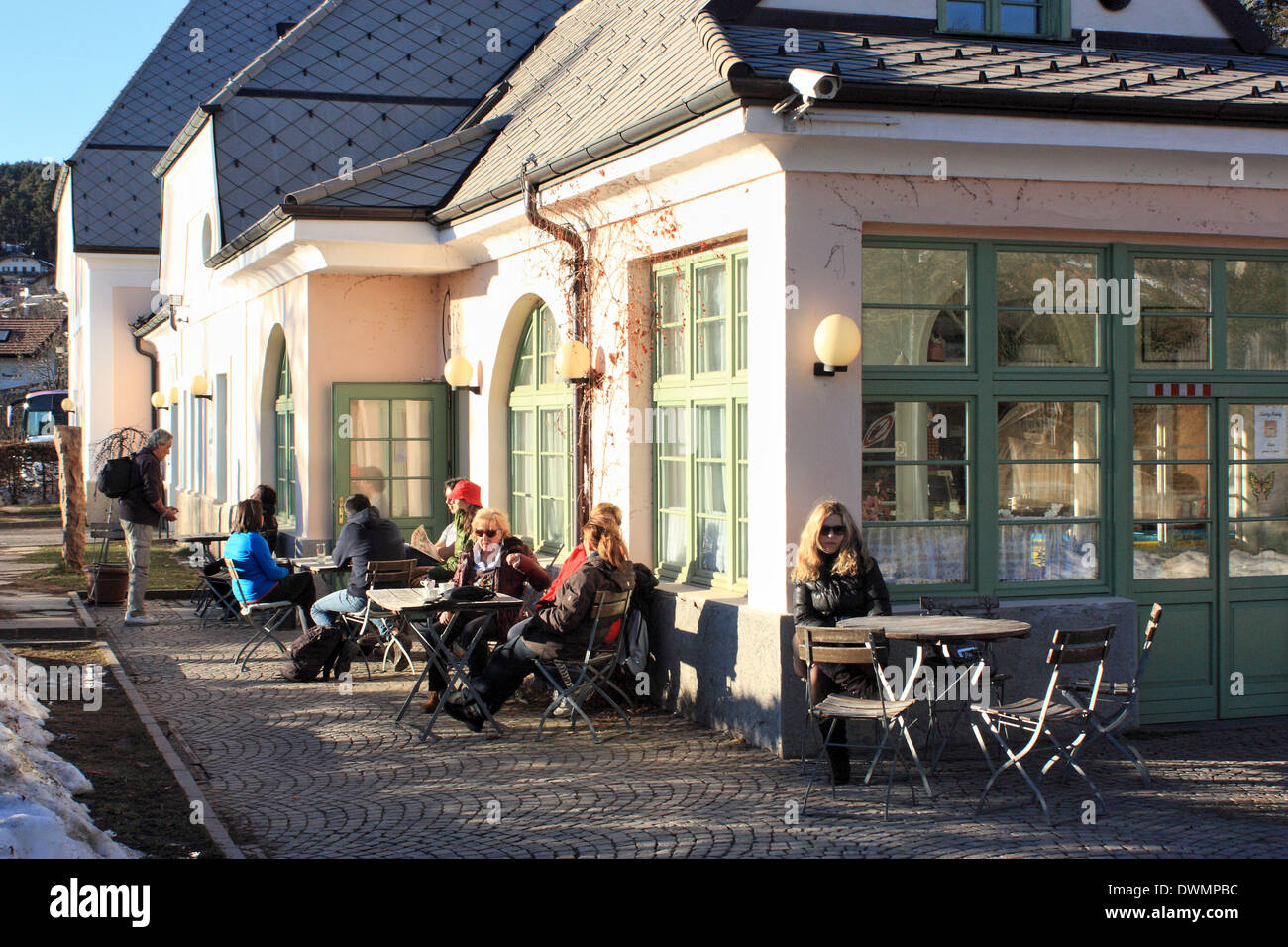 Café à la station Klobenstein / Collalbo de l' 'Rittnerbahn Rittner (Schmalspurbahn / Trenino Beaumont ), Italie Banque D'Images