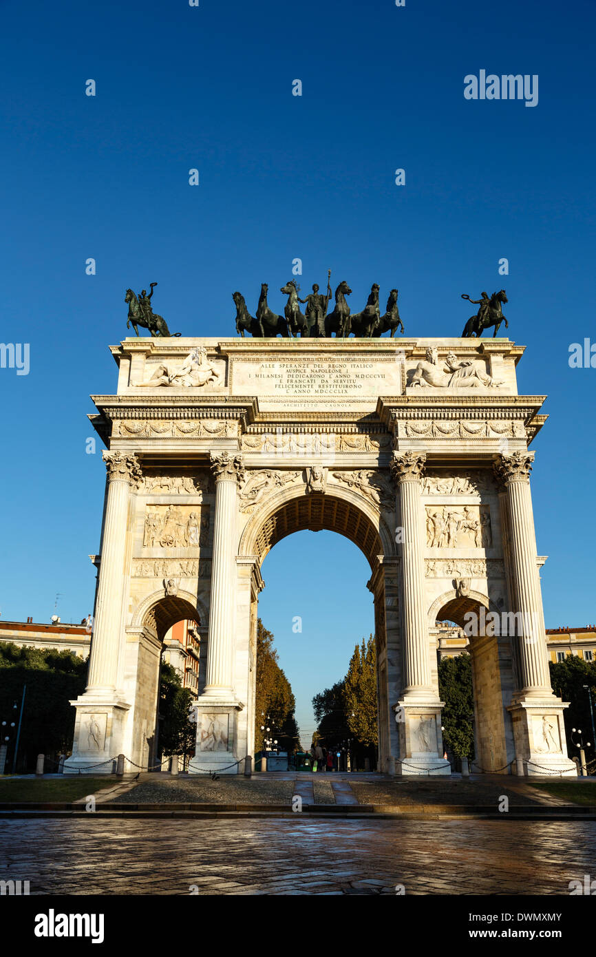 L'Arc de la paix (Arco della Pace), au Parc Sempione, Milan, Lombardie, Italie, Europe Banque D'Images