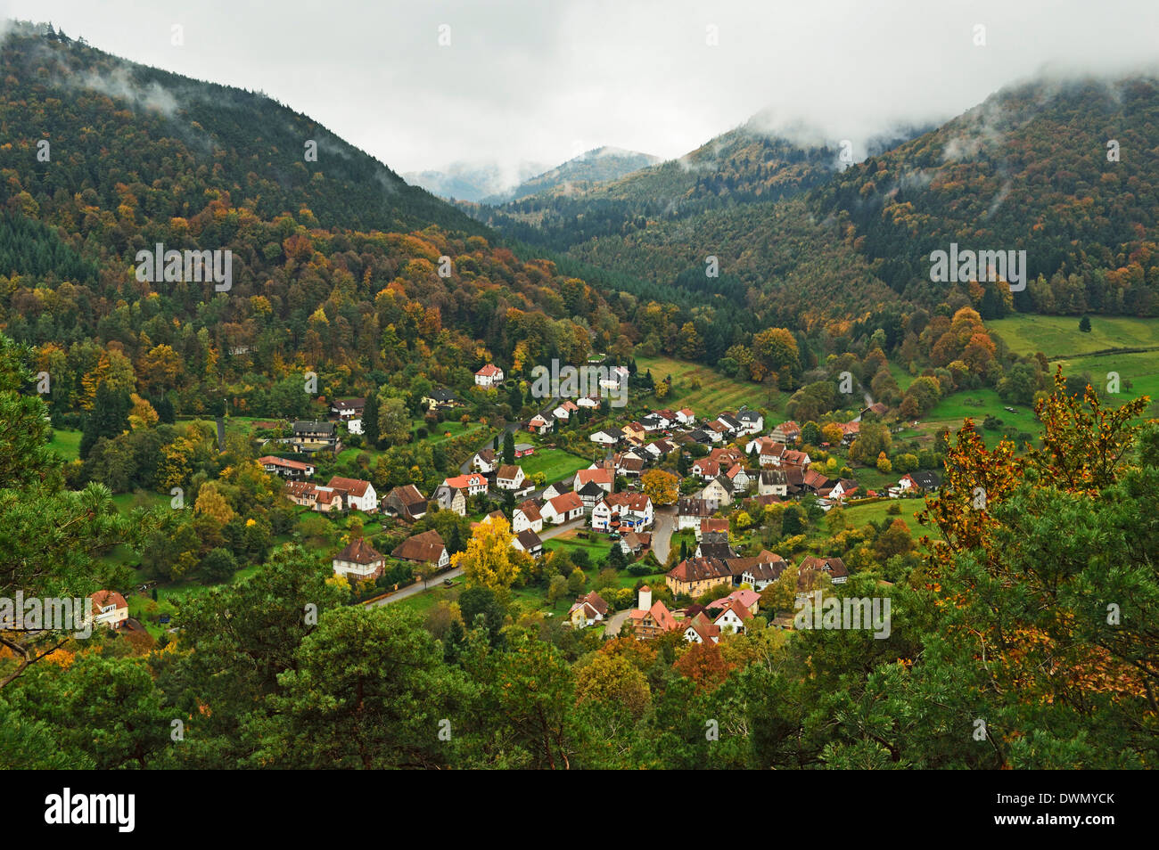 Nothweiler, village de la Forêt du Palatinat, Rhénanie-Palatinat, Allemagne, Europe Banque D'Images