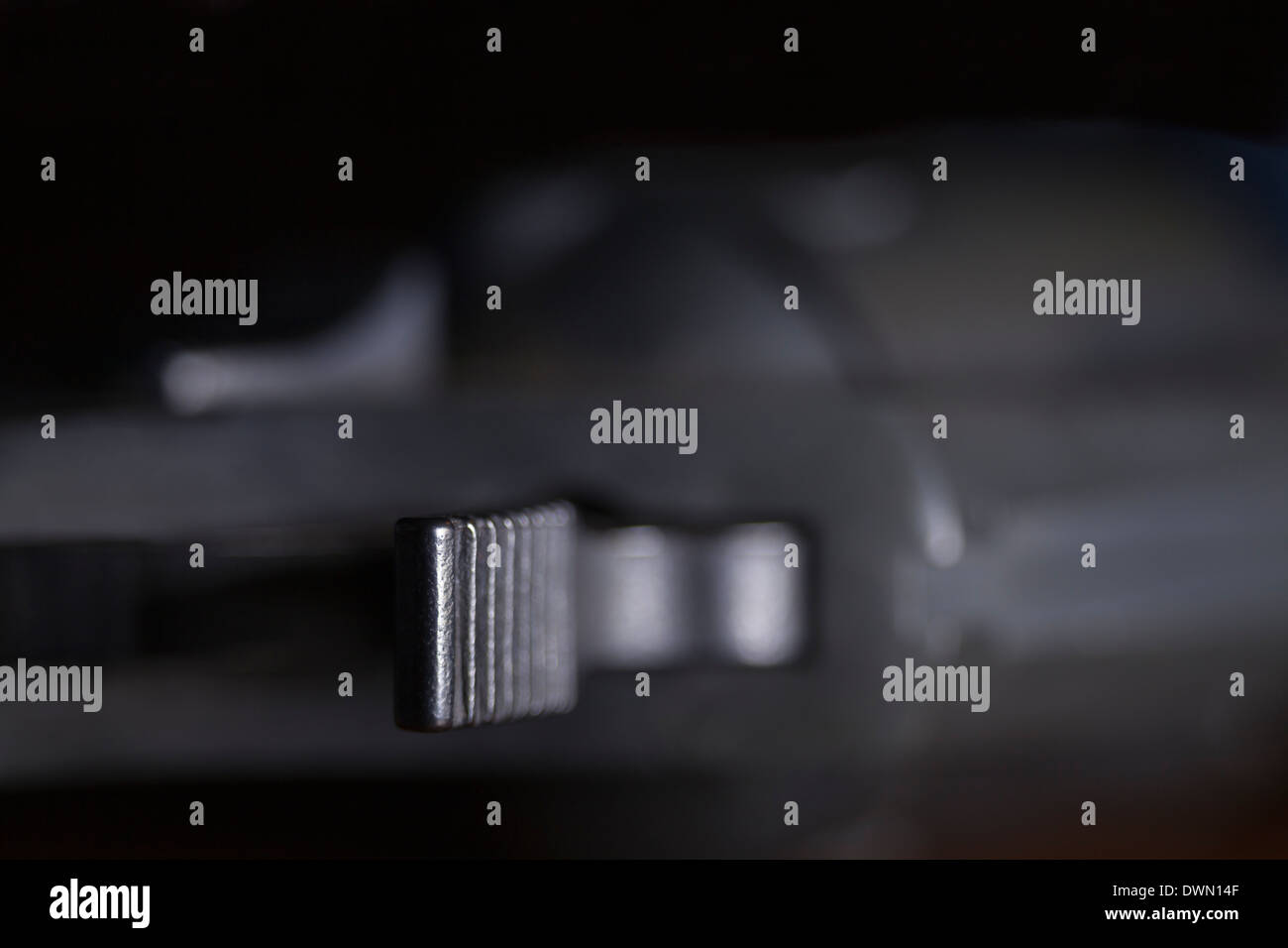 Pistolet revolver de macro d'un marteau. Banque D'Images