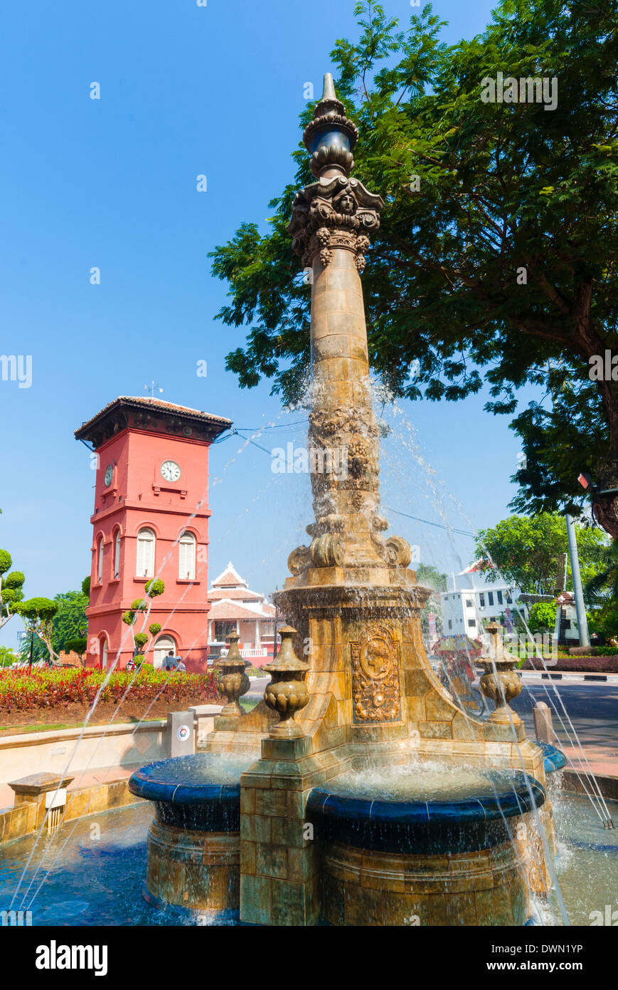 Tan Beng Swee Clocktower et fontaine, Town Square, Melaka (Malacca), site du patrimoine mondial de l'UNESCO, en Malaisie, en Asie du Sud-Est, l'Asie Banque D'Images