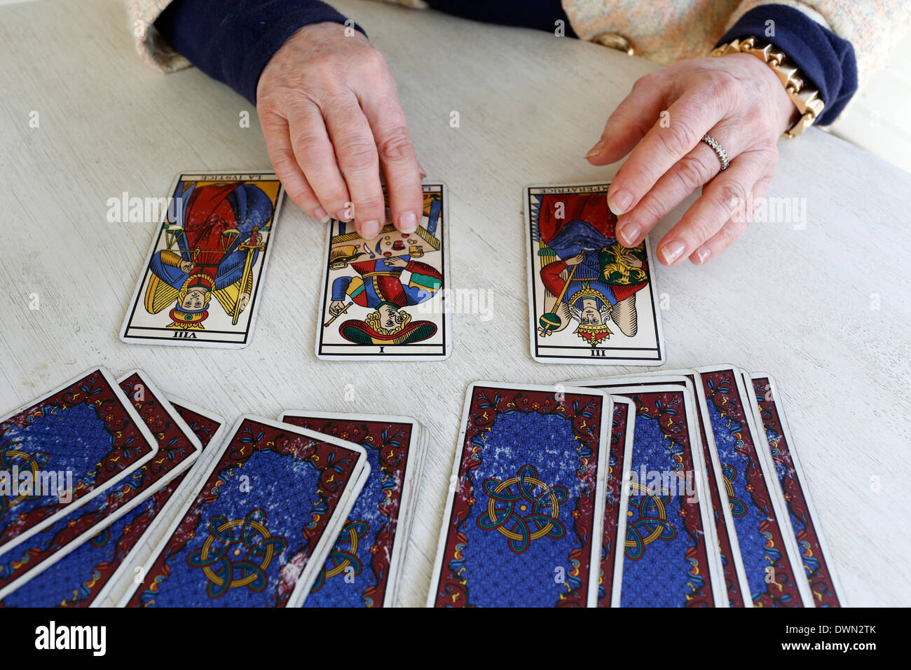 Lecture de carte de tarot, Yvelines, France, Europe Banque D'Images