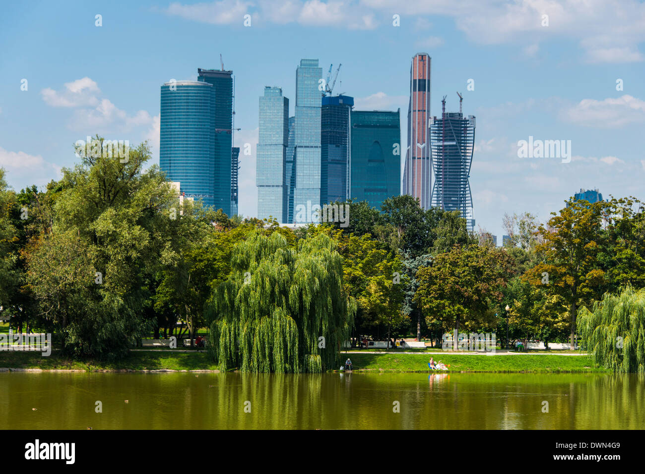 Gratte-ciel dans le quartier Khamovniki, Moscou, Russie, Europe Banque D'Images