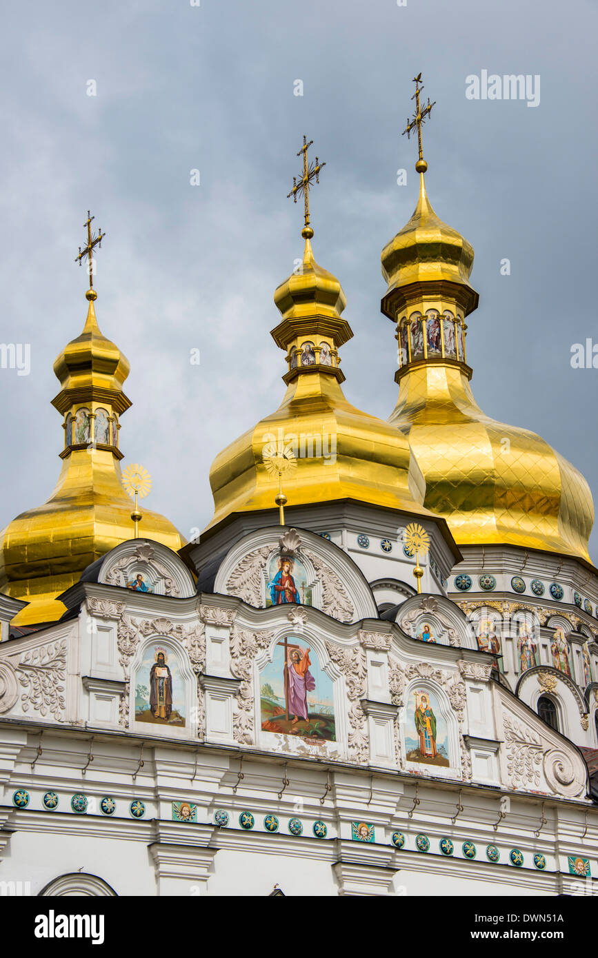 Les coupoles dorées de la cathédrale dans le Domition Kiev-petchersk, UNESCO World Heritage Site, Kiev (Kyiv), l'Ukraine, l'Europe Banque D'Images