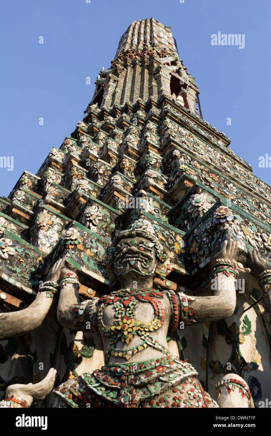 Wat Arun (le temple de l'aube) stupa, Bangkok, Thaïlande, Asie du Sud-Est, Asie Banque D'Images