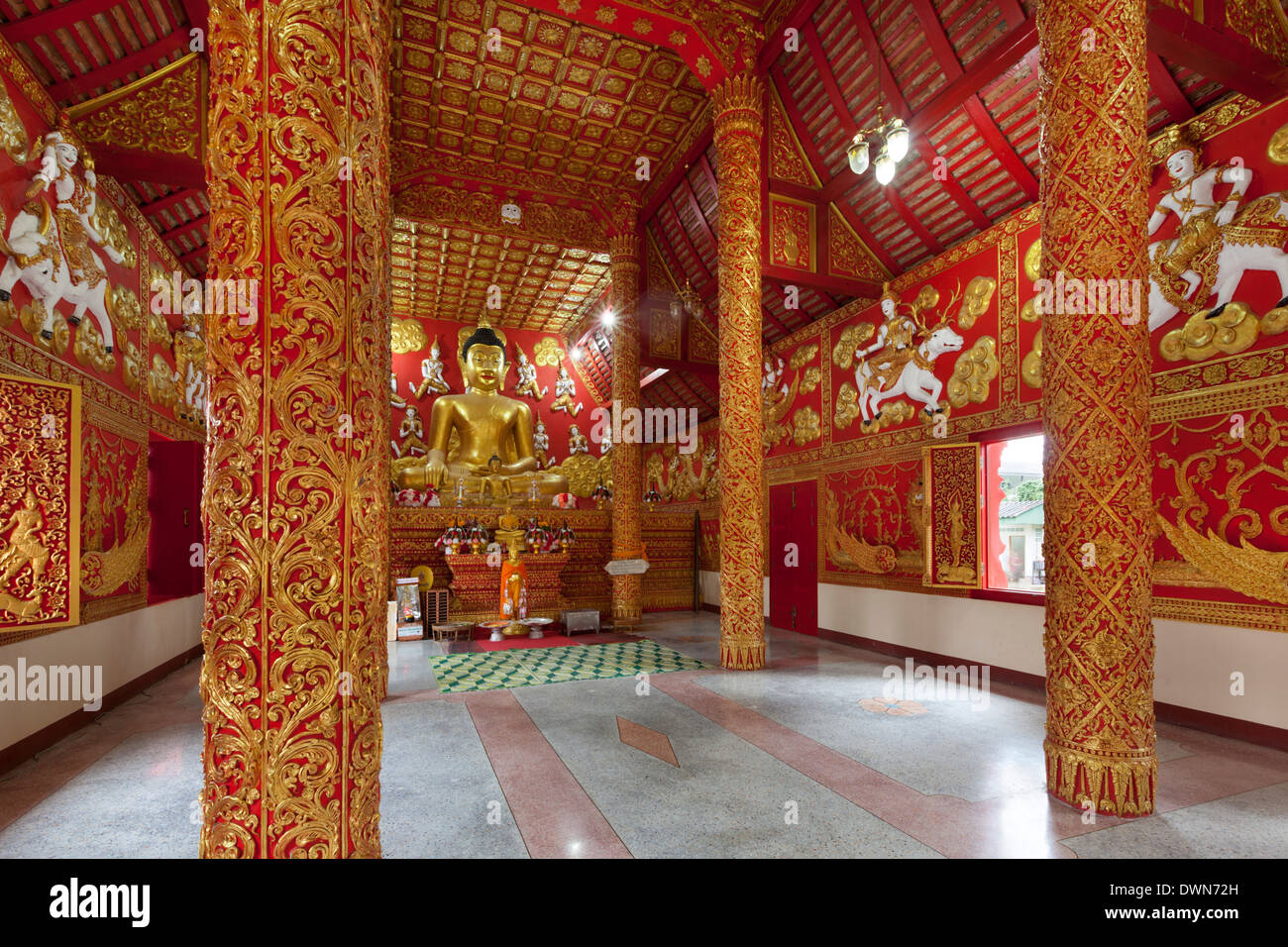 Salle de prière de Wat Phra That Lampang Luang temple bouddhiste, Lampang, Thaïlande du Nord, Thaïlande, Asie du Sud, Asie Banque D'Images
