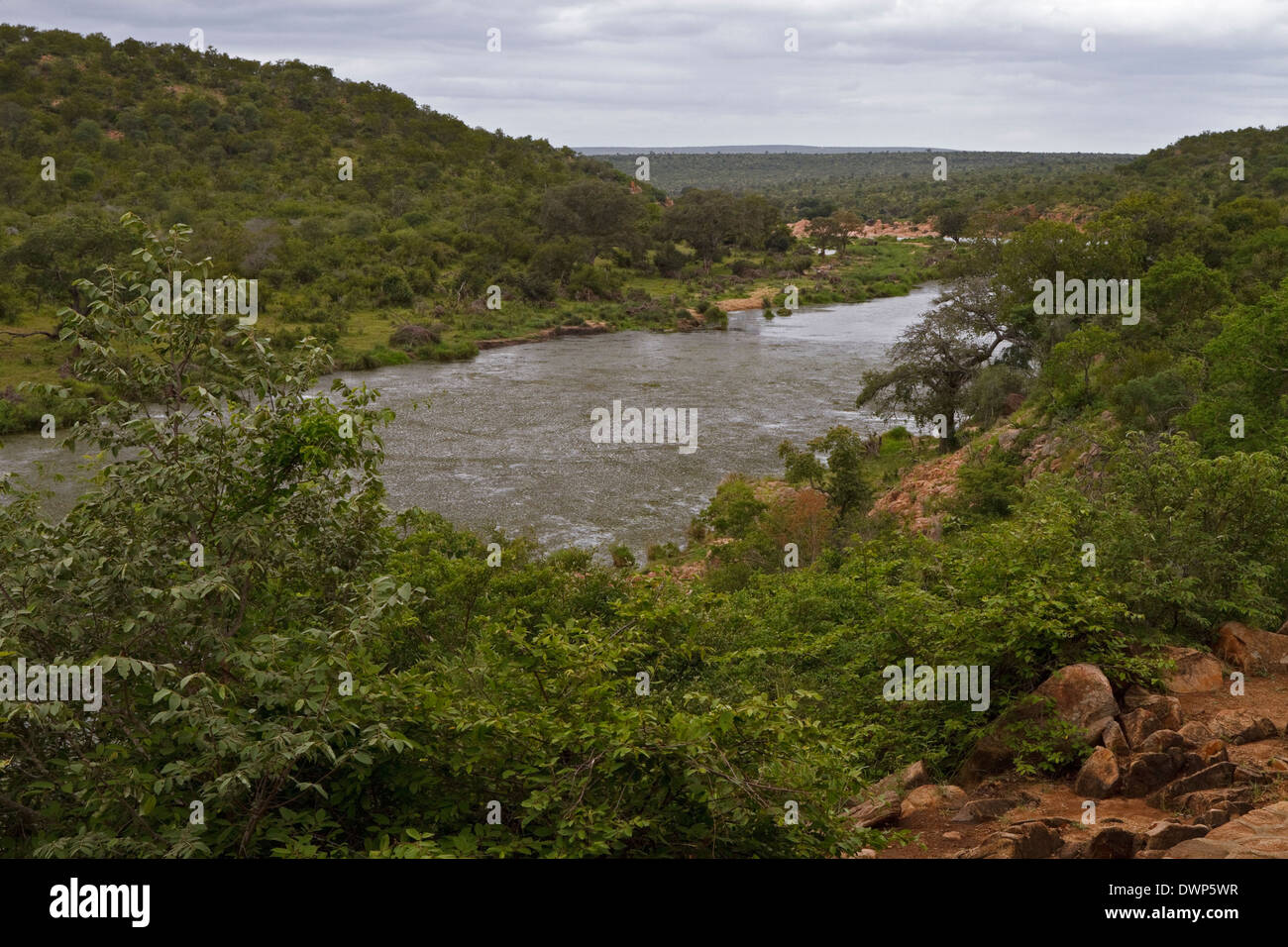 Vue sur Orpen Dam près de Tshokwane Parc National Kruger, Afrique du Sud Banque D'Images