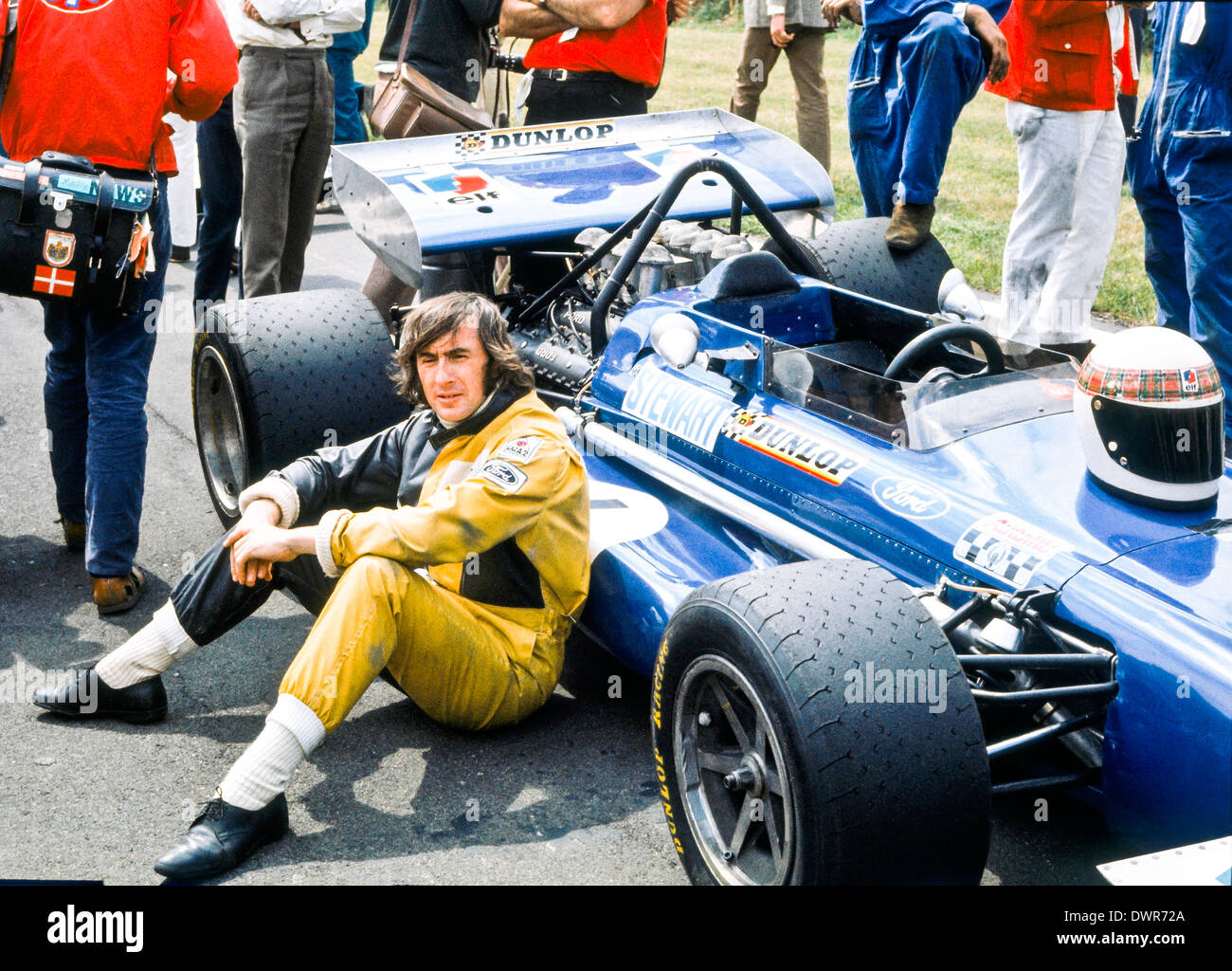 Jackie Stewart avec sa voiture avant le Grand Prix de Grande-Bretagne 1970 Banque D'Images