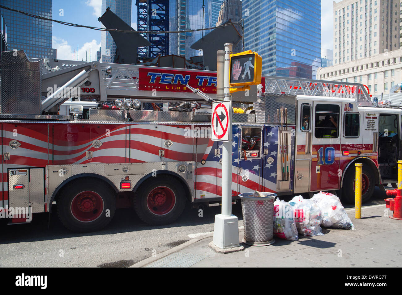Camion de pompier américain typique dans Manhattan, près du Ground Zero, New York City, USA, Banque D'Images