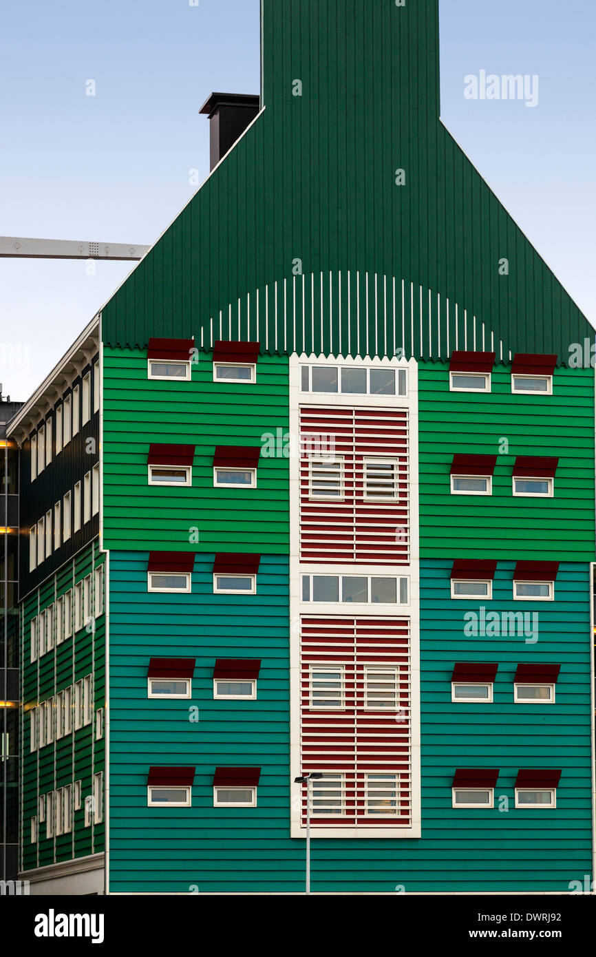 Immeuble de bureaux à Zandaam qui se trouve elle-même d''Amsterdam, nouvelle construction, dans la tenue de la néerlandaise du logement traditionnel Banque D'Images