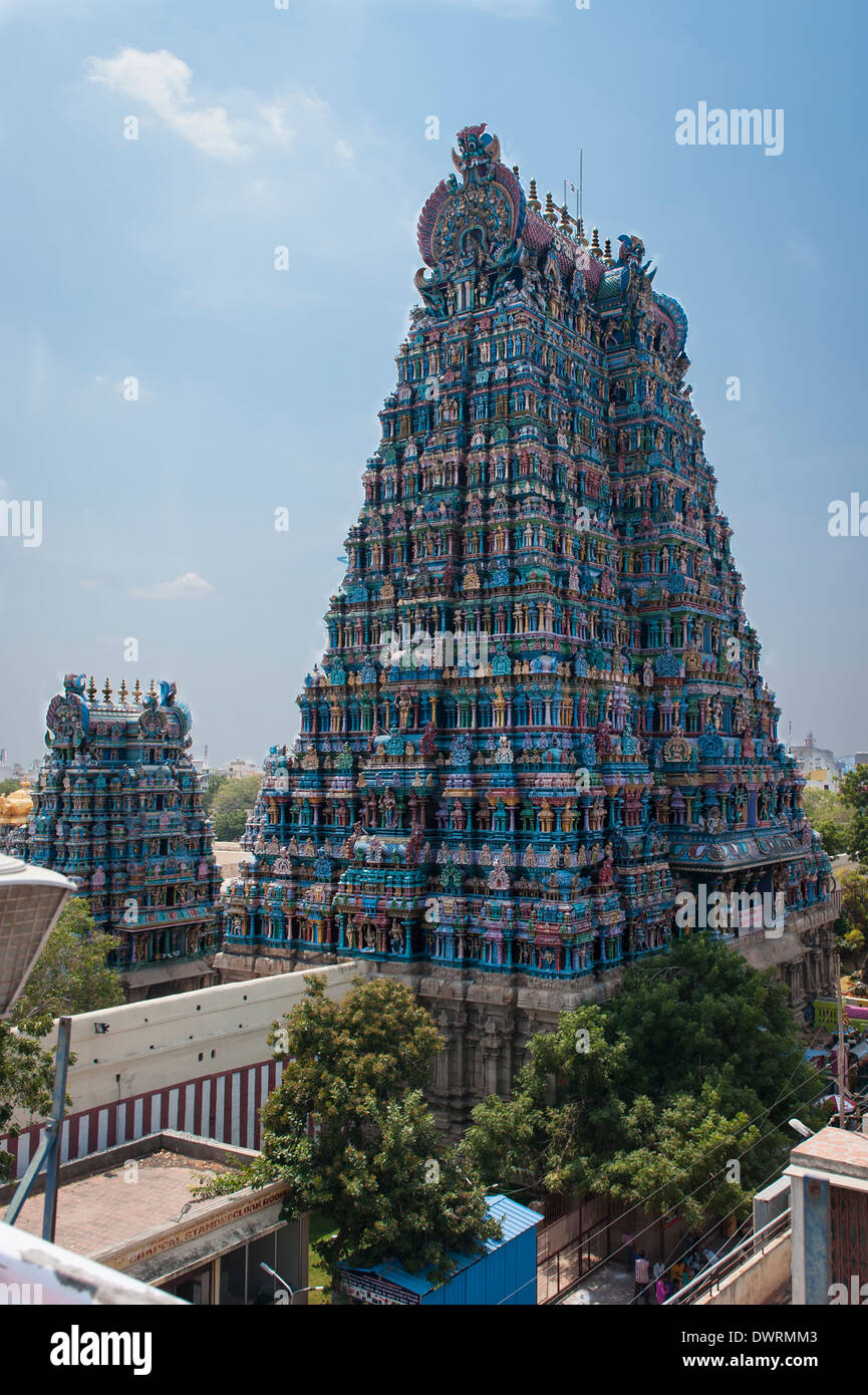 Le Sud de l'Inde du Sud Tamil Nadu Madurai temple de Minakshi Sundareshvara hindou Shiva 7e siècle stuc tours tour Gopuram Gopuras Banque D'Images