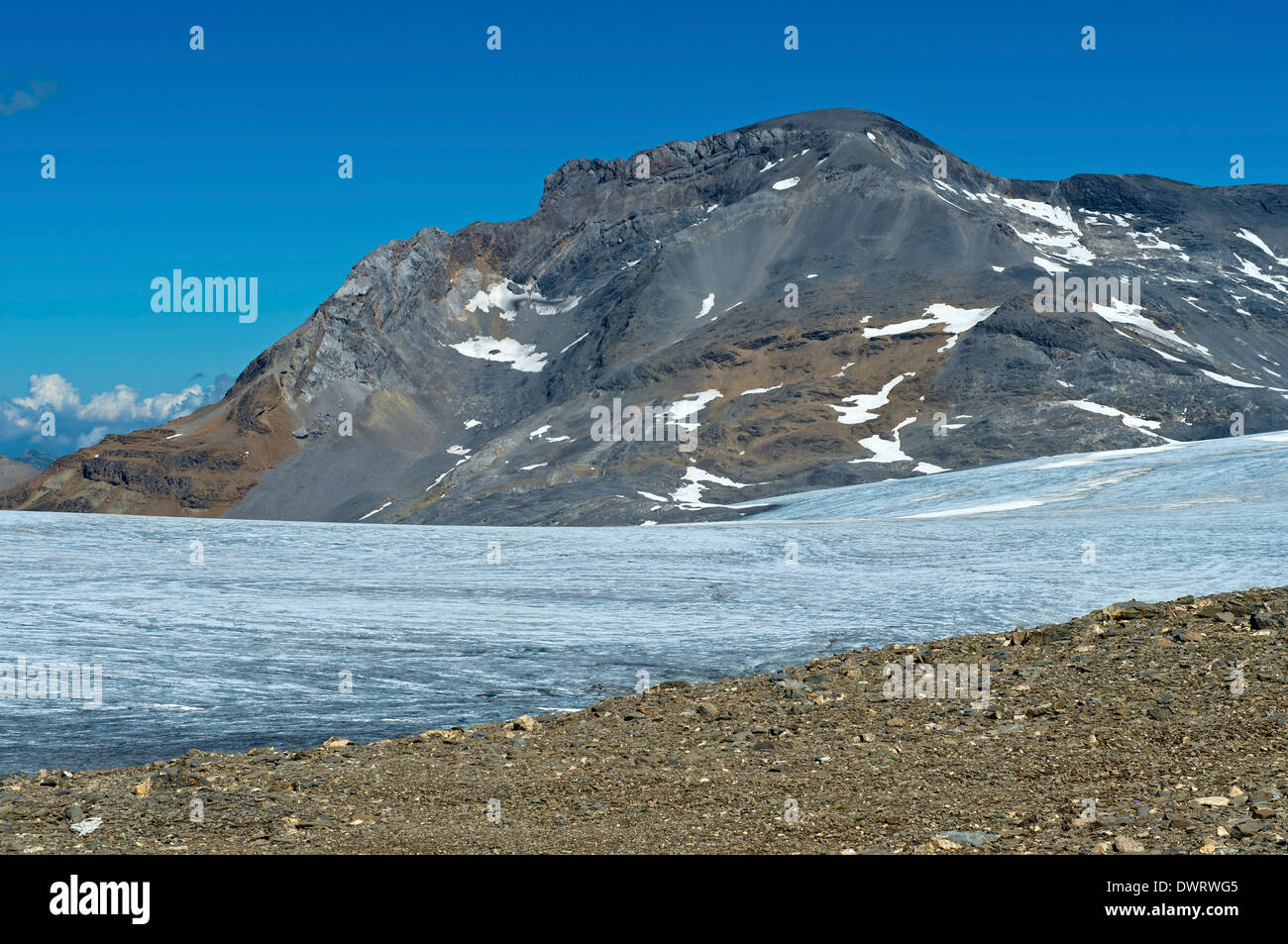 Le sommet du Wildstrubel est au-dessus de la Plaine Morte glacier de plateau, Alpes Bernoises, Crans-Montana, Suisse Banque D'Images