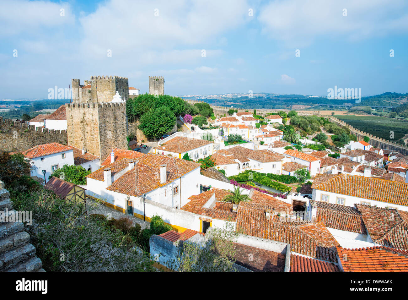 Vue sur la vieille ville et le château, Obidos, Estremadura et Ribatejo, Portugal Banque D'Images