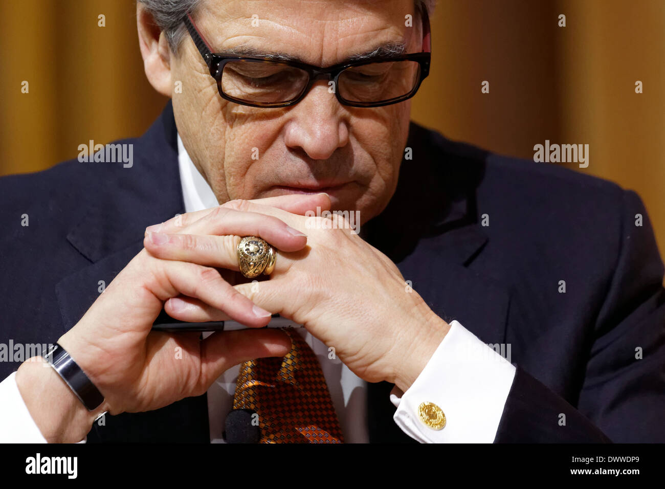 Le gouverneur du Texas, Rick Perry, fait un discours à la CPAC 2014 Conférence à National Harbor, Maryland, le 7 mars 2014. Banque D'Images
